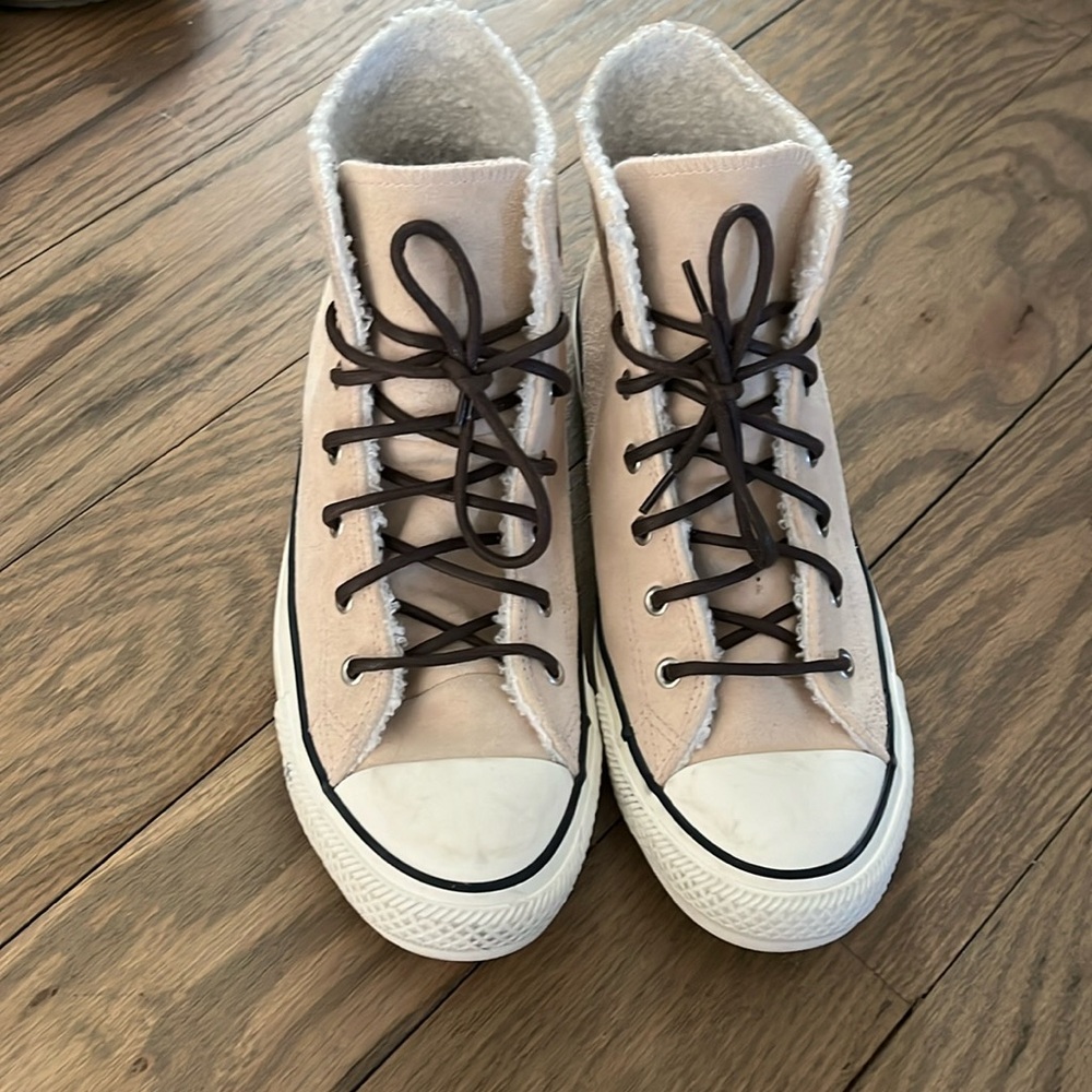 Converse Suede Chuck Taylor women’s size 8